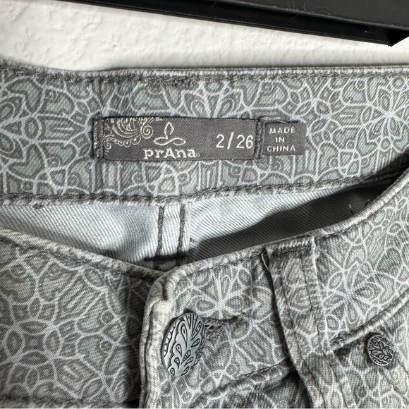 Prana gray geometric print straight leg jeans size 2 / 26 - Picture 5 of 5